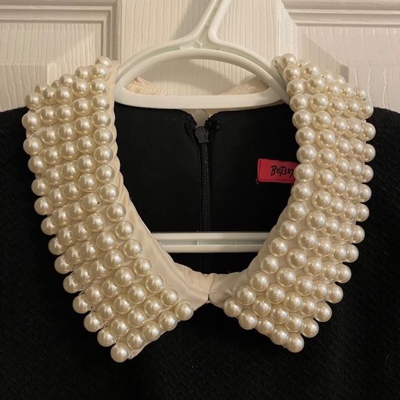 Betsey Johnson Sleeveless Knee-Length Black Dress with Faux Pearl Collar Size 2 - Picture 3 of 5